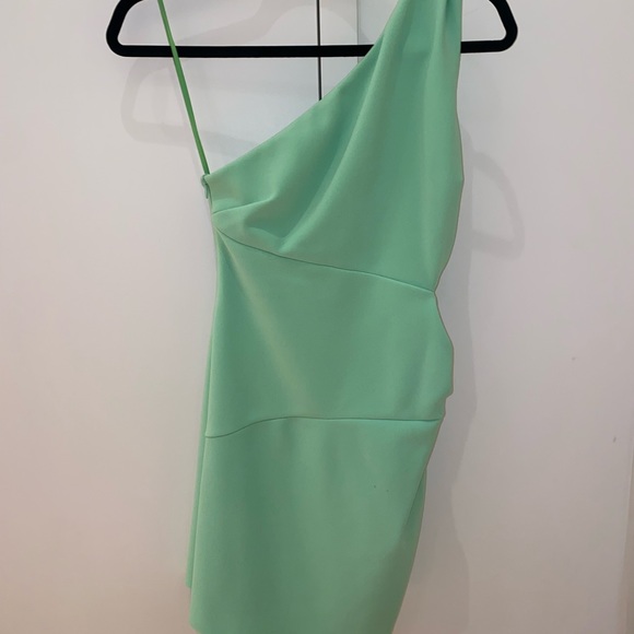 Brand new Bec and Bridge one shoulder size US 4 Pastel Lime Green cut out detail - Picture 2 of 4